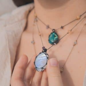 Colgantes Nanda personalizado con piedra natural